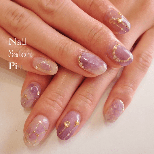 夏の夜空を指先にも キラキラ輝く星空ネイルデザインおすすめ5選