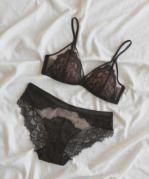 ブラック編 Aカップ以下のおしゃれなショーツ ブラ5選 小胸さんにおすすめ 4yuuu