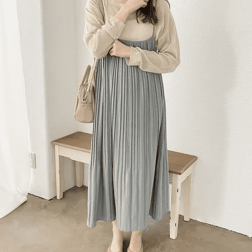 秋におすすめ プリーツキャミワンピース 5選 着回し力抜群 細見えも叶う 4yuuu