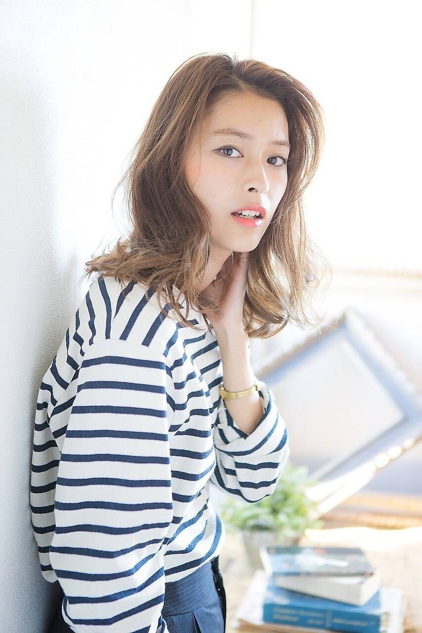 ミディアム編 伸ばしかけでもおしゃれ 40代女性におすすめの髪型5選 4yuuu