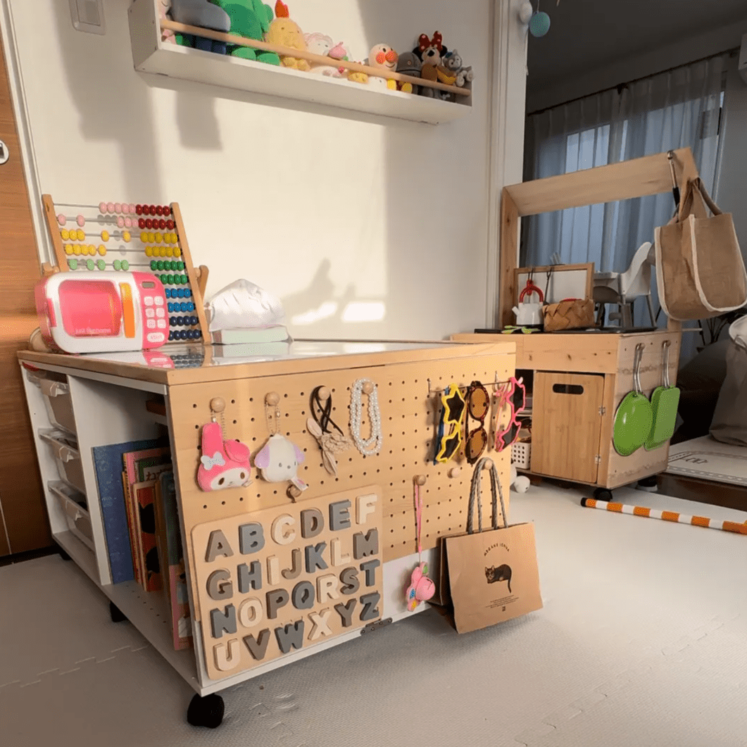 収納DIY】カラーボックスで作ろう♪子どもも喜ぶプレイテーブル | 4yuuu