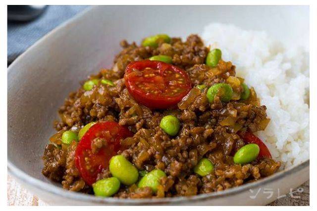 簡単具材  枝豆とトマトのドライカレー