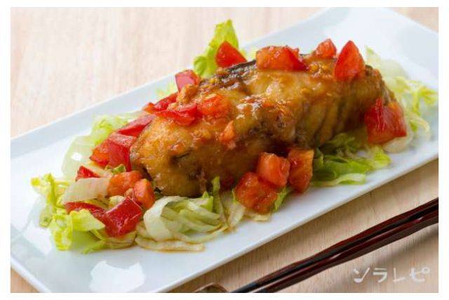 万能トマトソースがよく絡む  白身魚のフライ