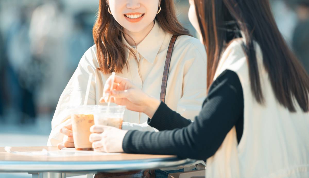 お茶をする人