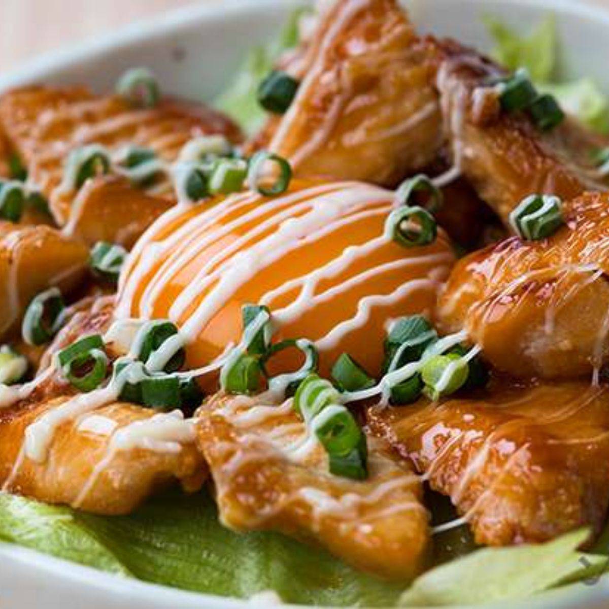 ヨーグルトで柔らか  鶏肉の照りマヨ丼