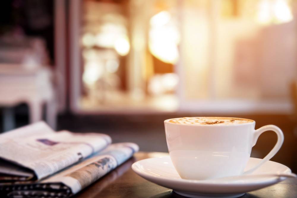 コーヒー、新聞