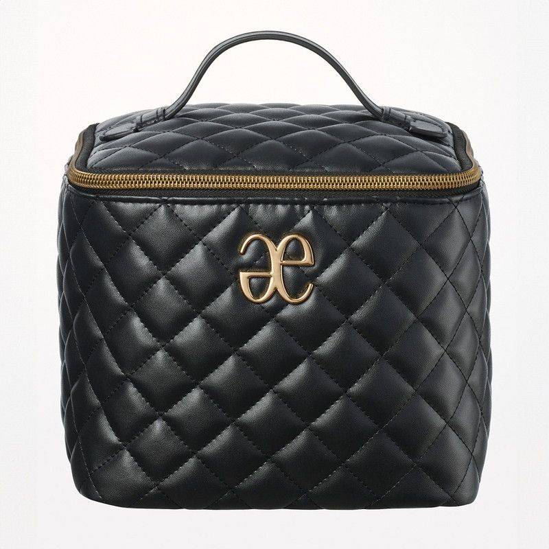 24AW【エレガントが好きな方も使いやすい】◆CHANEL◆ポーチ 7/10発売の雑誌の付録】大人女子の毎日に似合う！高級感あふれる