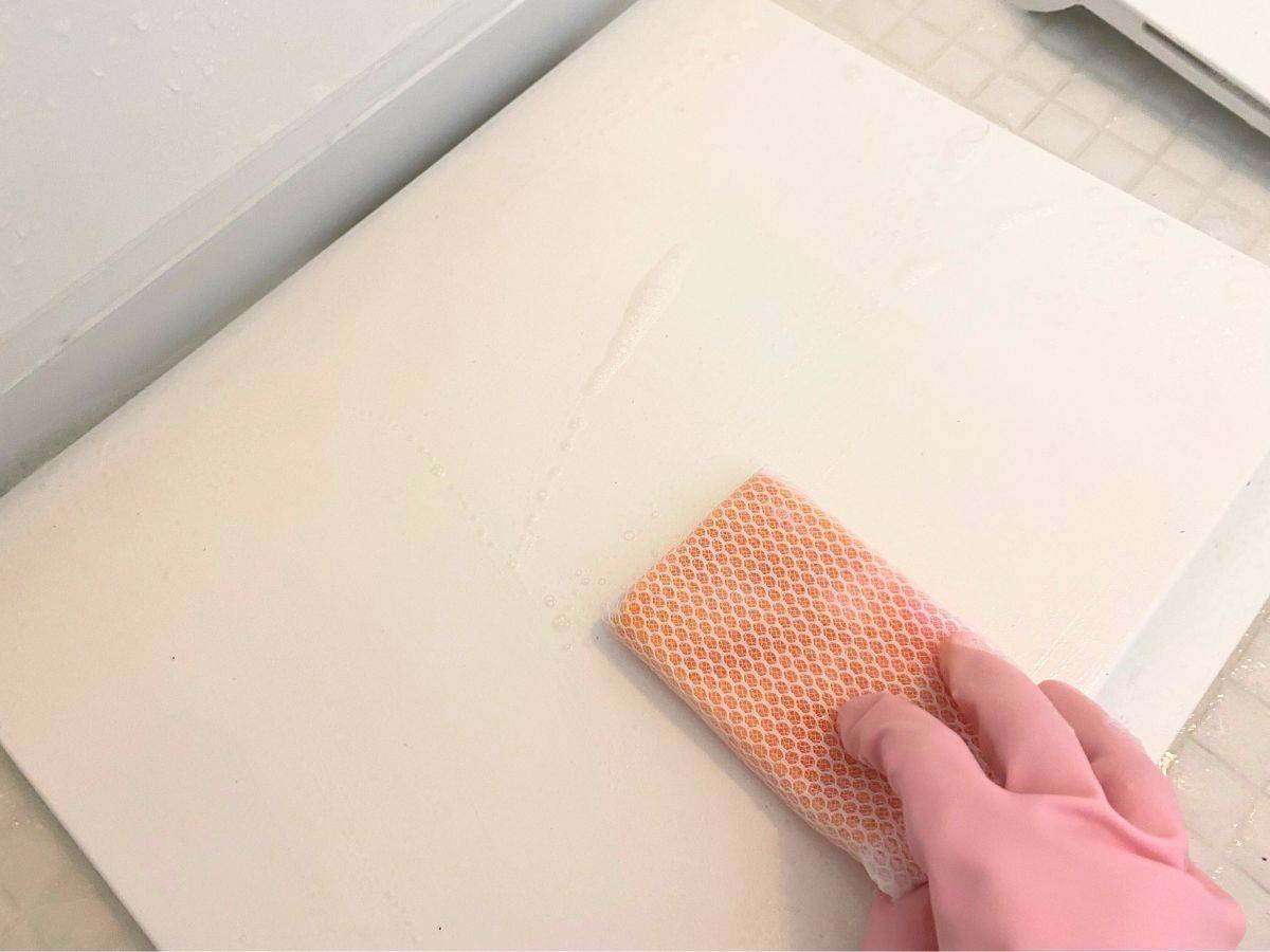 お風呂のカバーとその中を丸ごと簡単ピカピカにするお掃除方法【浴槽エプロン】