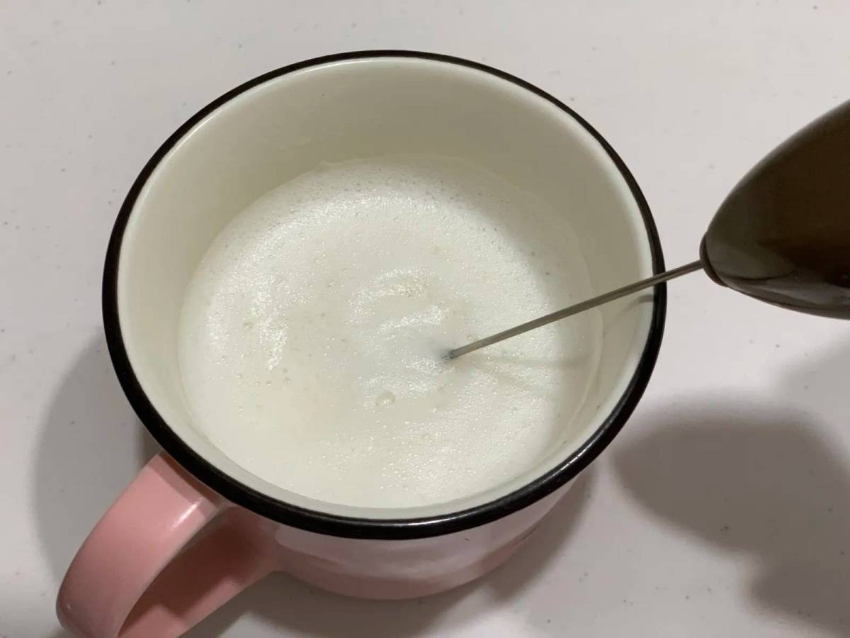 ダイソーカプチーノミキサー−３