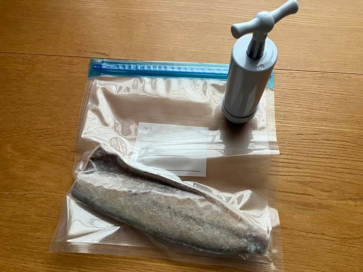 セリア食品圧縮袋用手動ポンプ-3