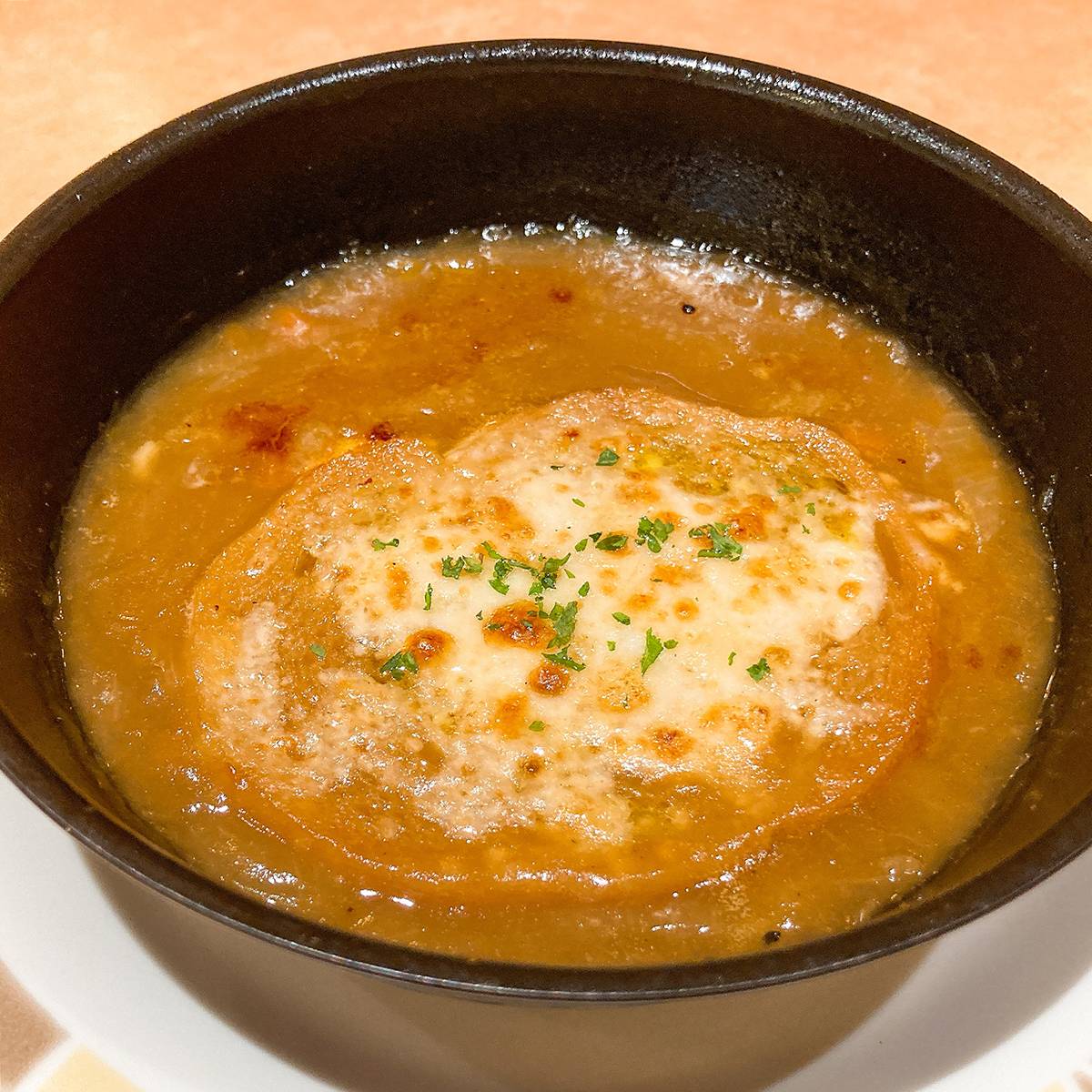 サイゼリヤの「たまねぎのズッパ」