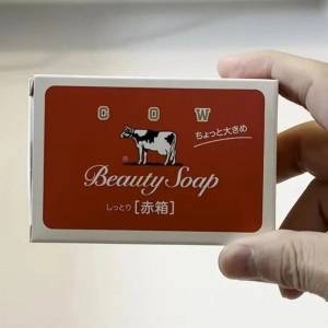 洗剤じゃなくて「牛乳石鹸」？！プロが教える【浴室床】の簡単掃除術