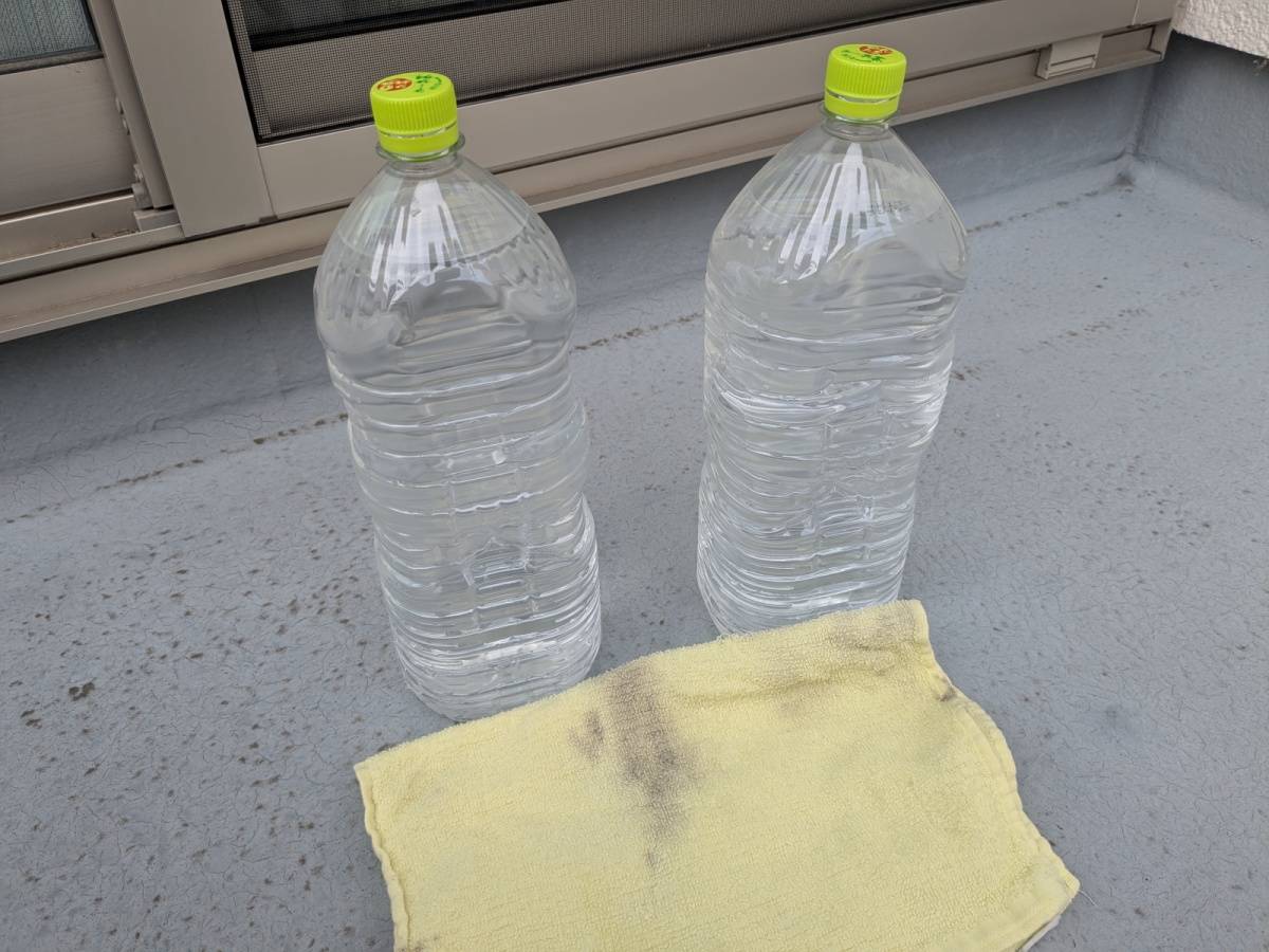 【洗剤なし】網戸を一発でピカピカにするプロの簡単お掃除術！