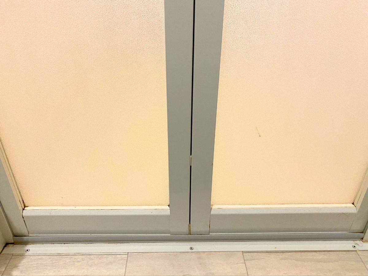 お風呂のドアをピカピカにするお掃除方法【簡単に丸洗いできます！】