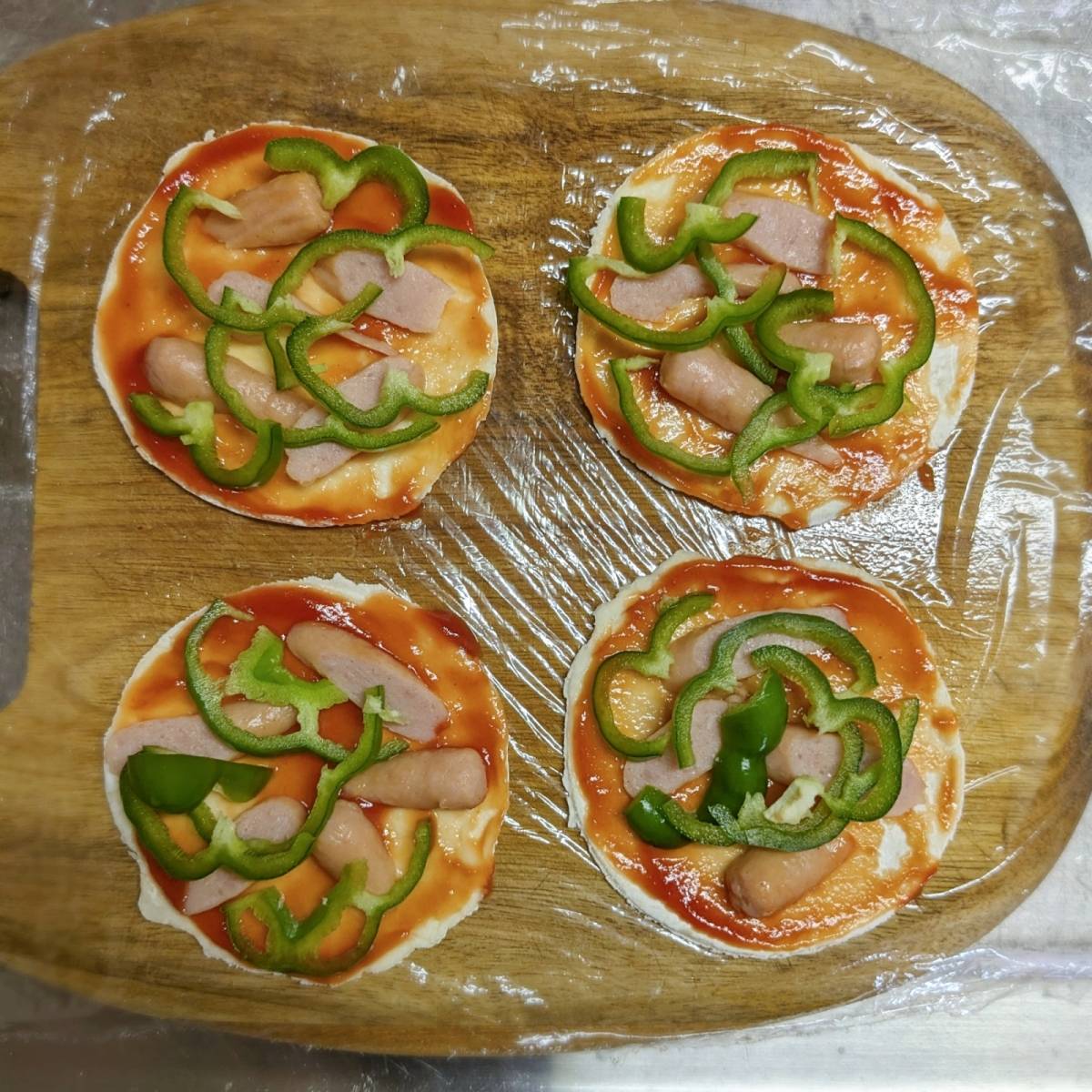JAグループ公式の「パリッとひとくち！餃子の皮でアレンジチーズピザ」のレシピ