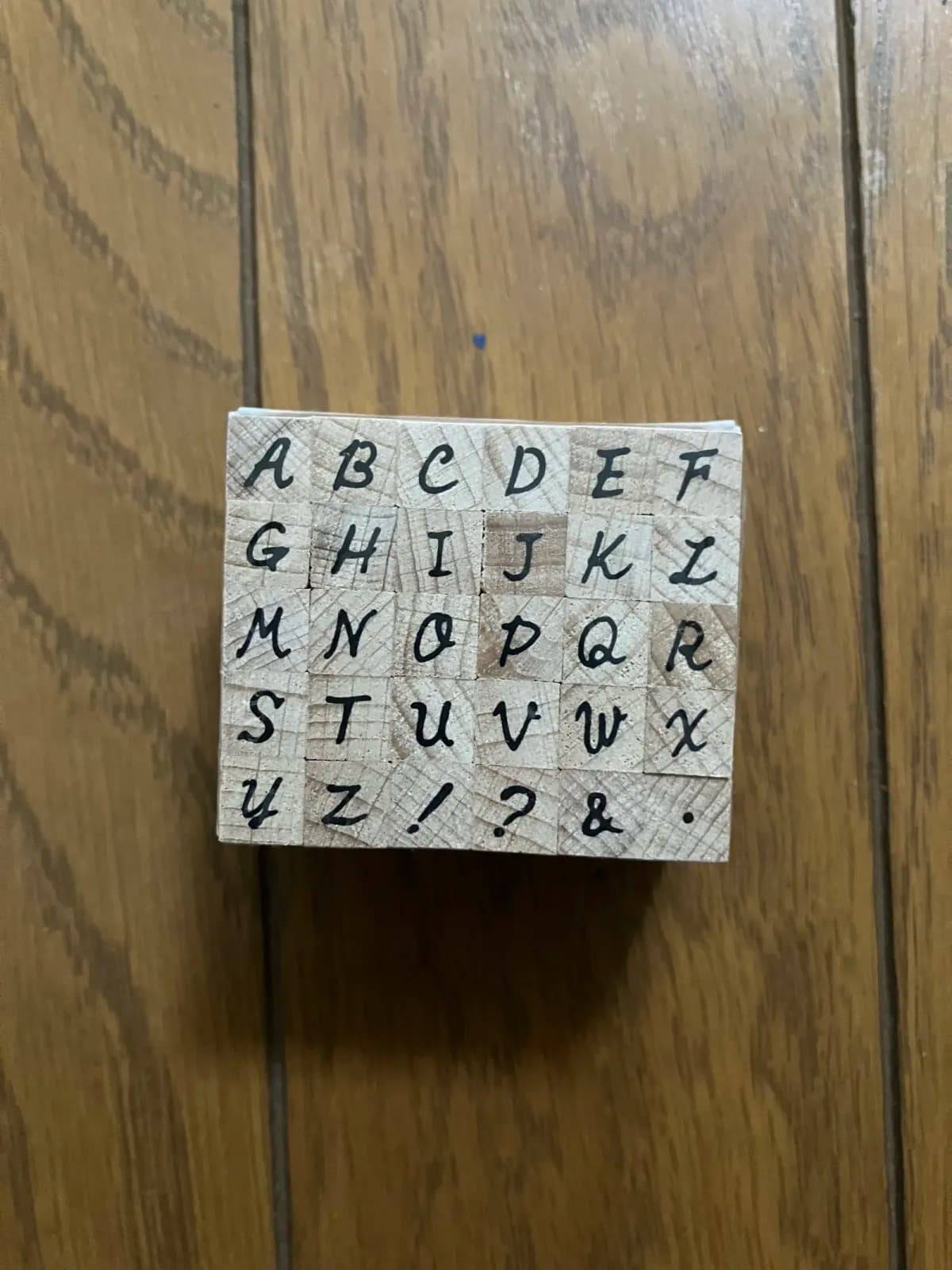 セリアアルファベットスタンプ 大文字】-１