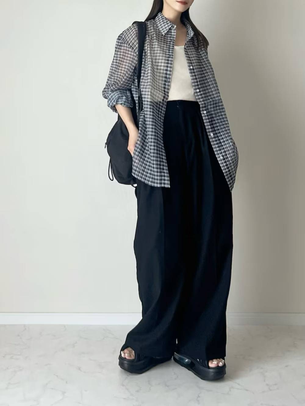 チェック柄のシアーシャツを主役に♡