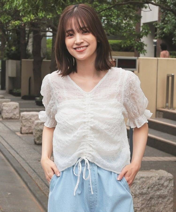 Honeys7月の老け見えしないブラウス