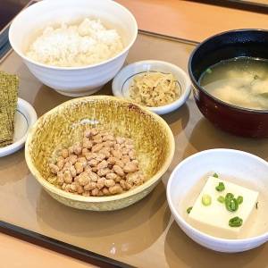  やよい軒の「納豆朝食」 