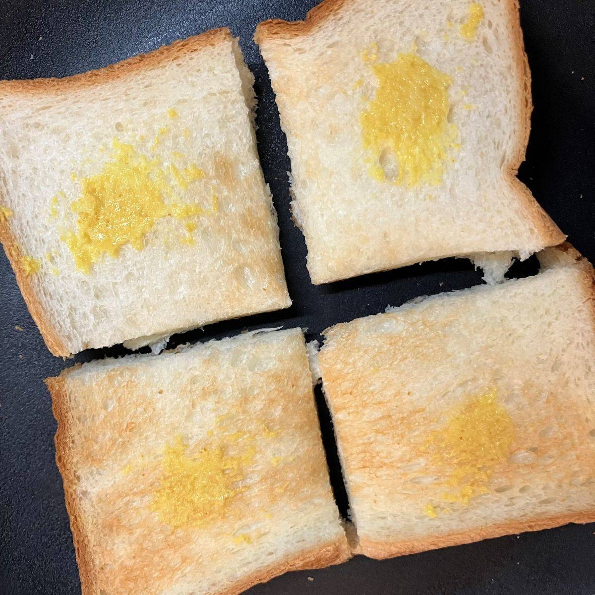 タカノフーズ公式の「タルタル納豆パン」のレシピ