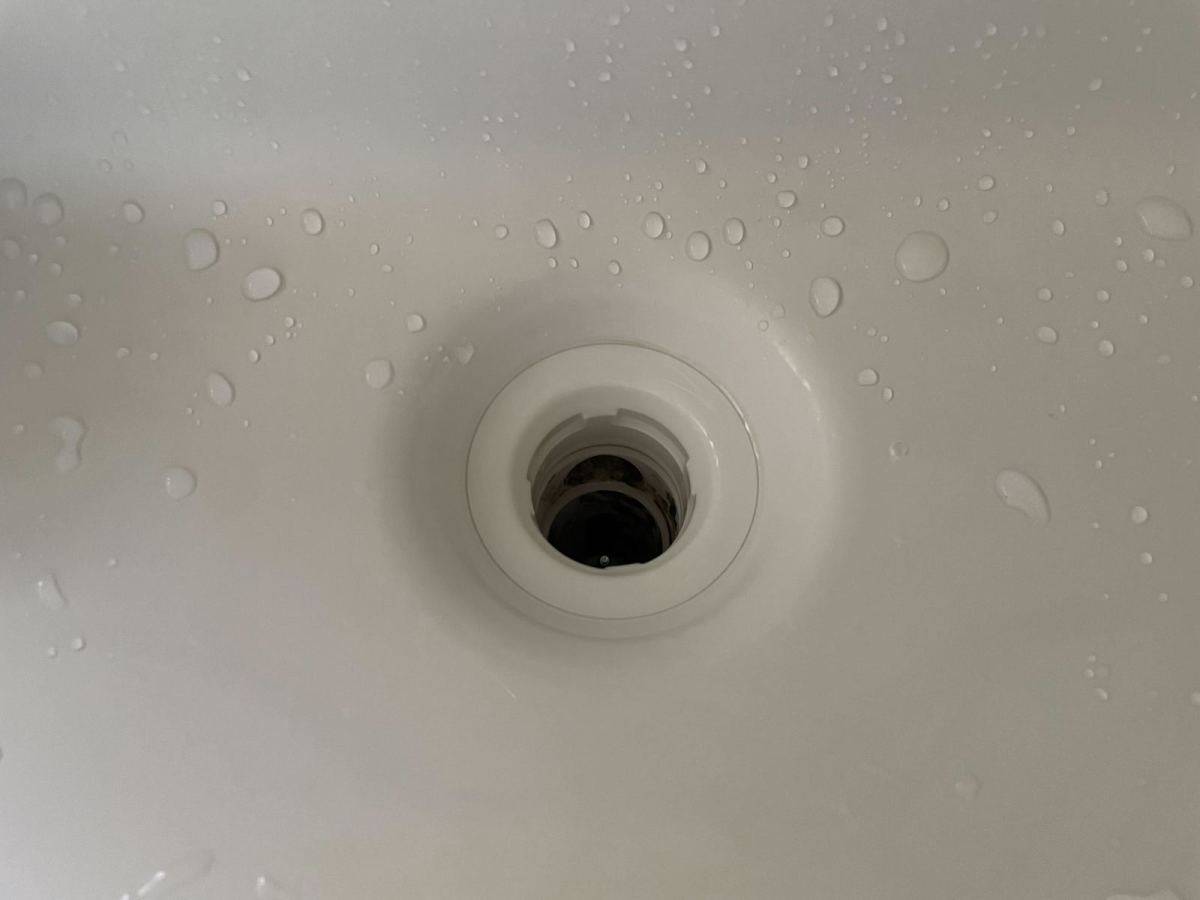 らくハピマッハ泡バブルーン_排水溝ビフォア