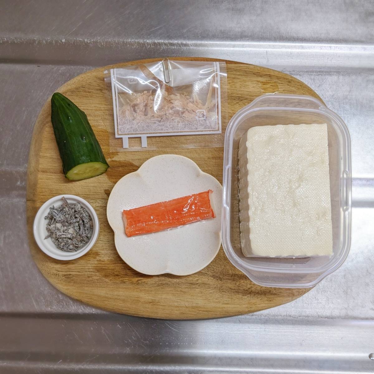 くらこん公式の「くずし豆腐の塩こんぶ和え」のレシピ