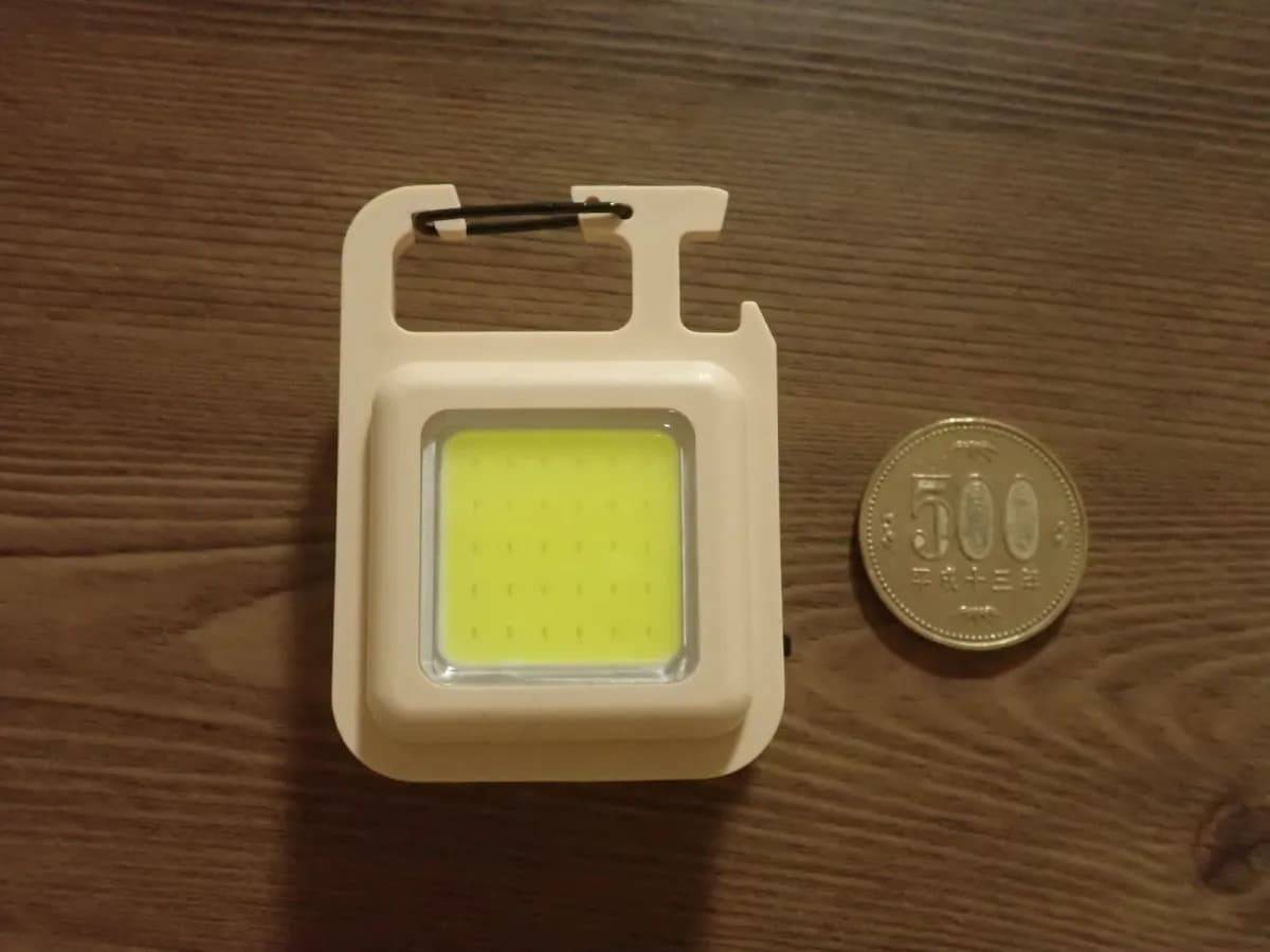 ダイソー充電式COBライト−２