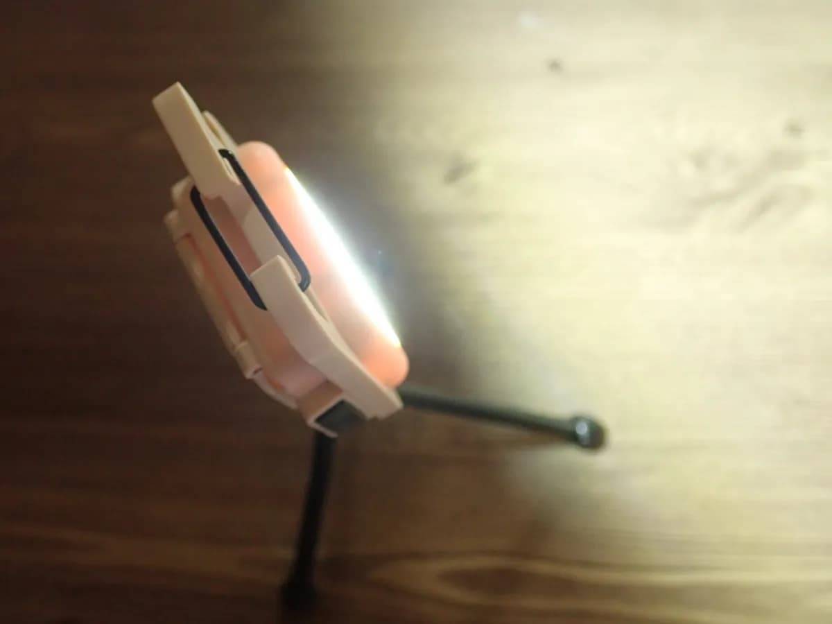 ダイソー充電式COBライト−３