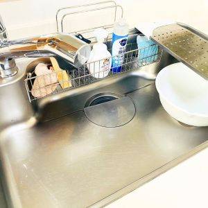 【プロが教える】軽くこするだけ。「シンク」の水垢を簡単に落とすお掃除術