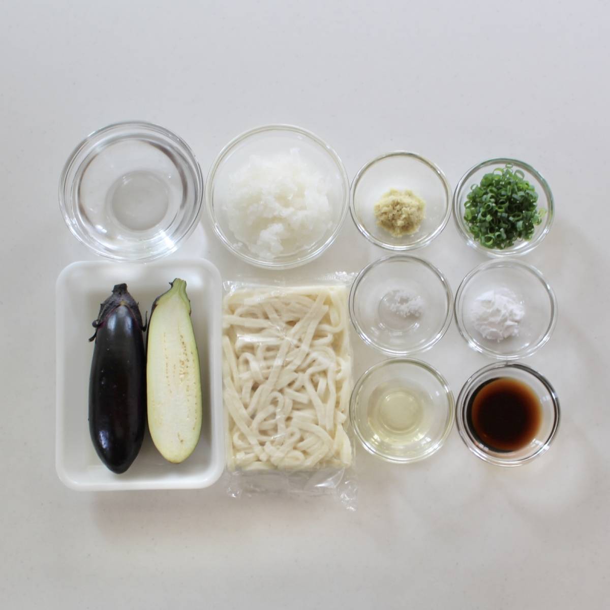 テーブルマーク公式の「なすのめんつゆ煮うどん」のレシピ
