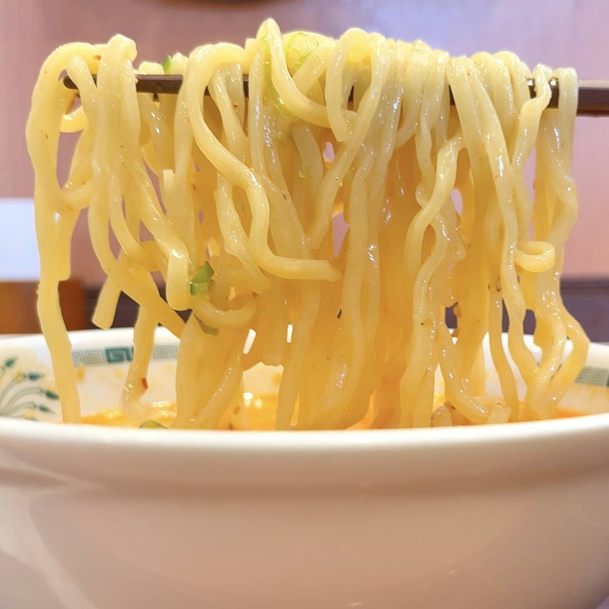 日高屋の「ピリ辛とんこつつけ麺」