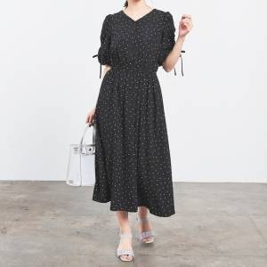  7月の華やかワンピース 