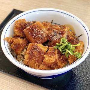 「7/11発売」また【かつや】がヤバイの出してる……。新作がとんでもないウマさだよ