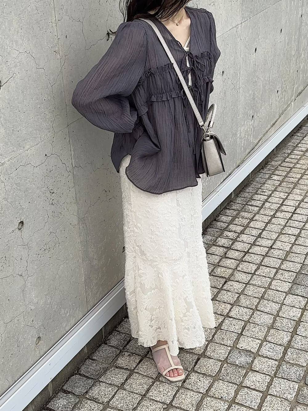 ワンピースの上に重ね着する！