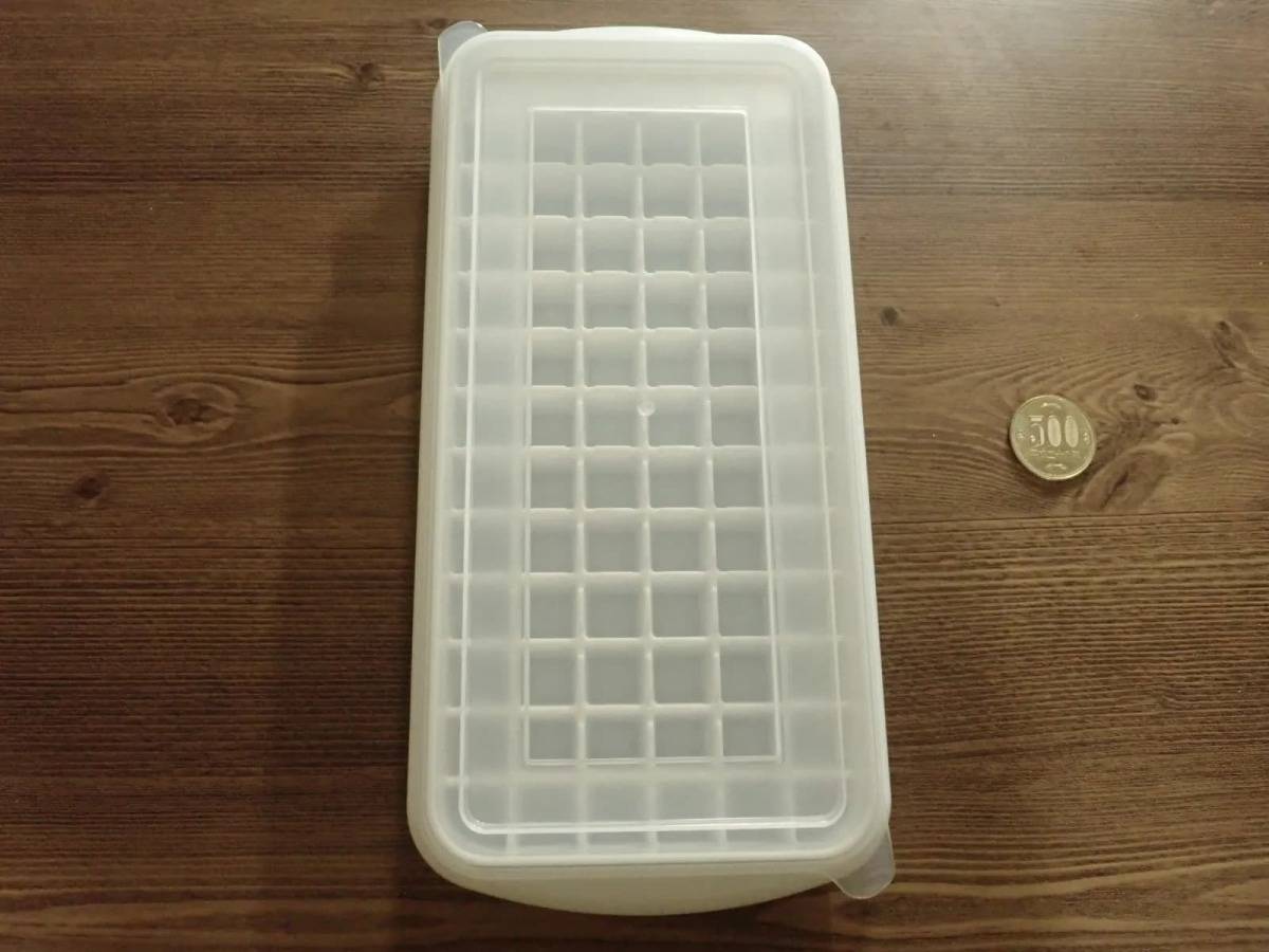 ダイソーフタ付製氷皿 こつぶ−２
