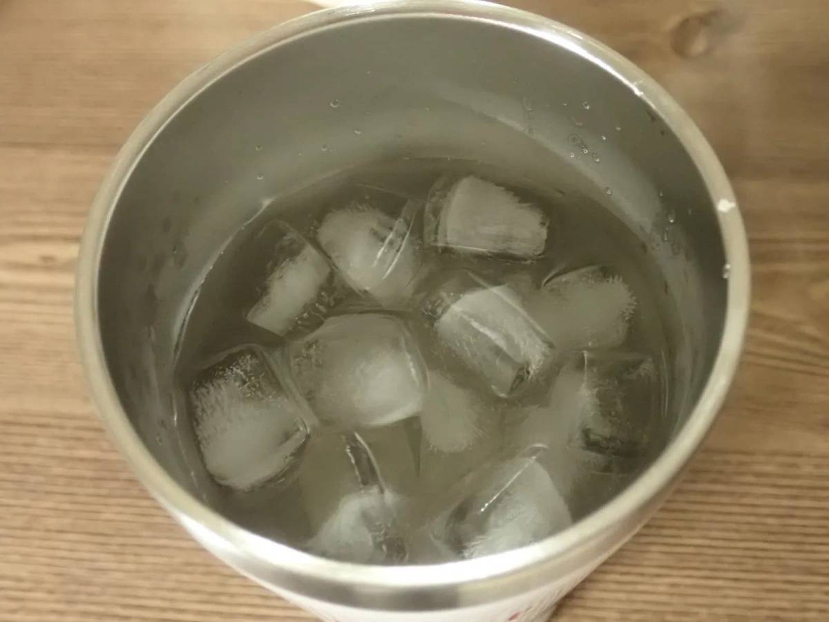 ダイソーフタ付製氷皿 こつぶ−３