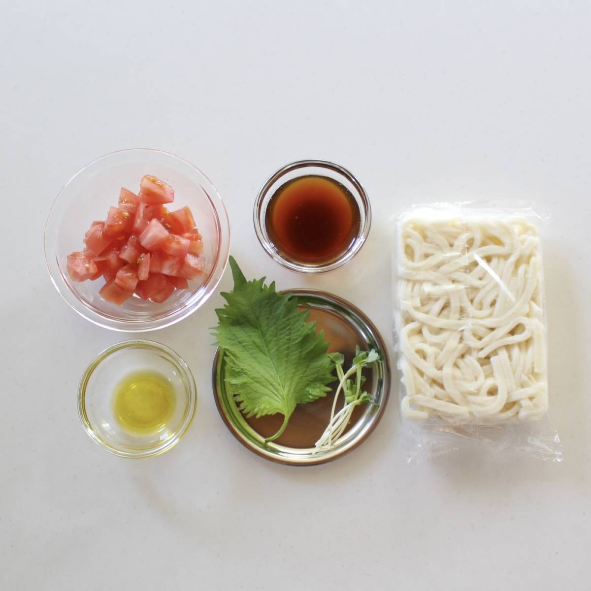 テーブルマーク公式の「凍りトマトの夏うどん」のレシピ