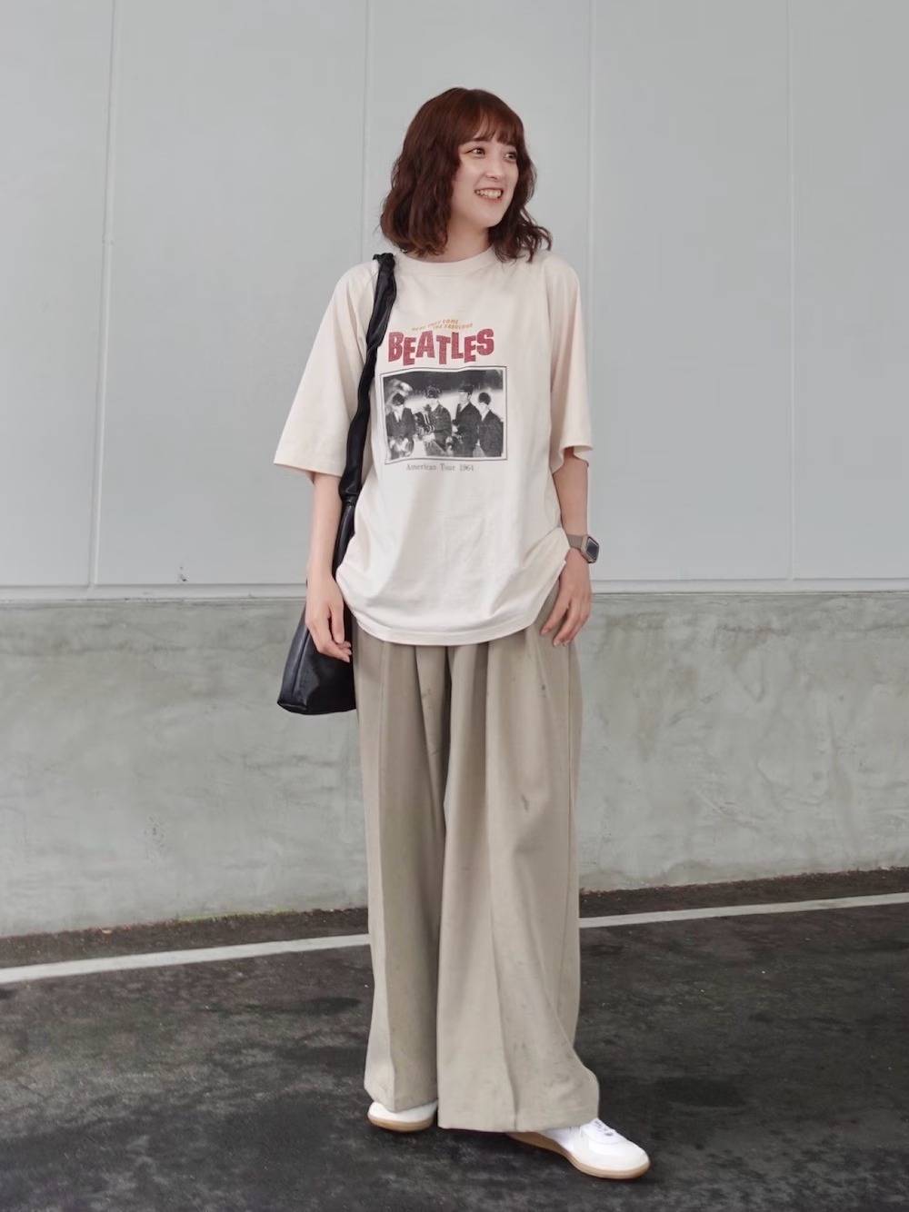 ベージュのワントーンコーデが新鮮♪