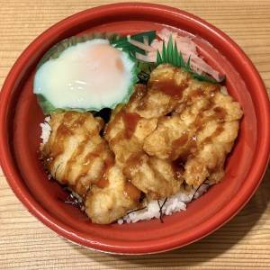  オリジン弁当の「親子鶏天丼〜甘辛だれ〜」 