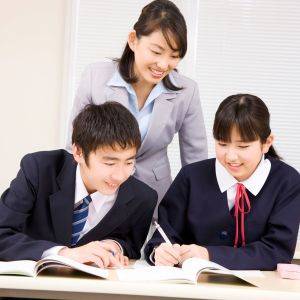 40代夫婦、4人家族の《リアル家計簿》塾と習い事で7万円……。何を節約すべきですか？【FPが解説】