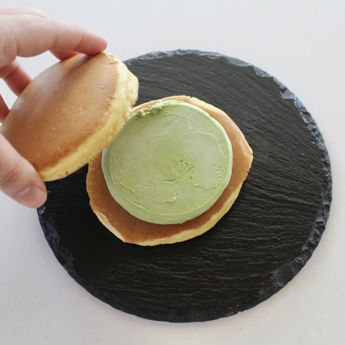 森永公式の「ホットケーキサンドアイス」のレシピ
