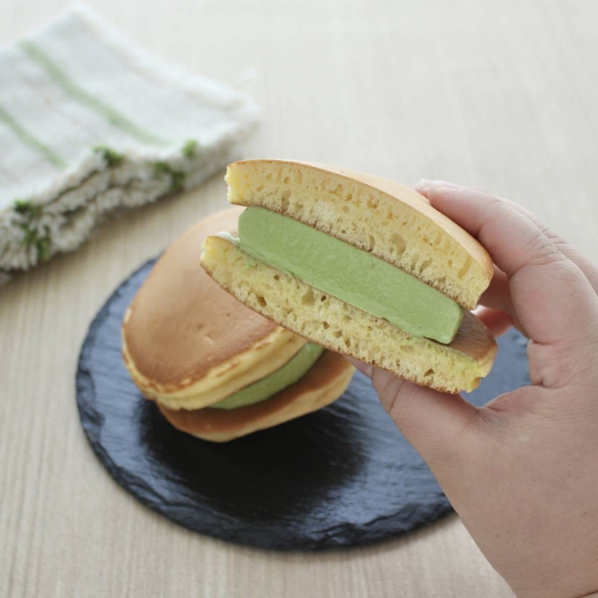 森永公式の「ホットケーキサンドアイス」のレシピ