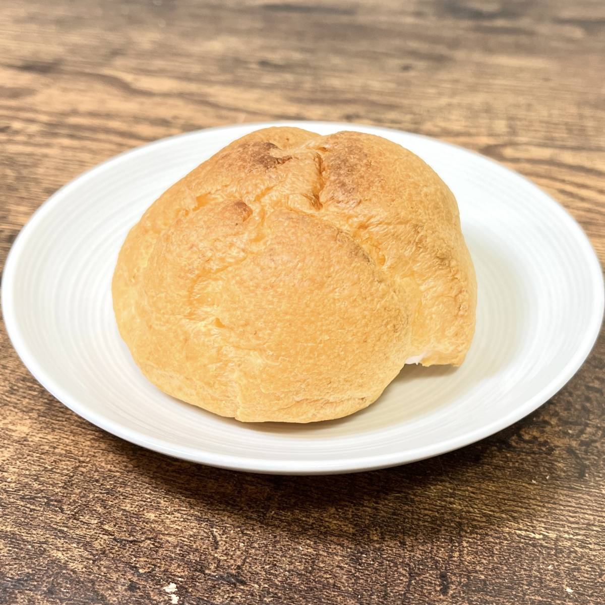 ミニストップの「白桃シュークリーム」