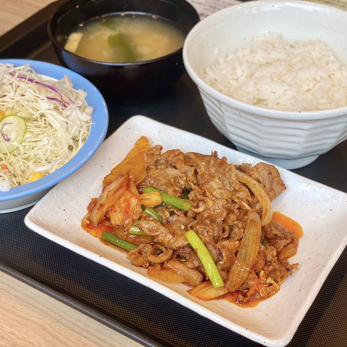 松屋の「牛焼肉ピリ辛炒め定食」