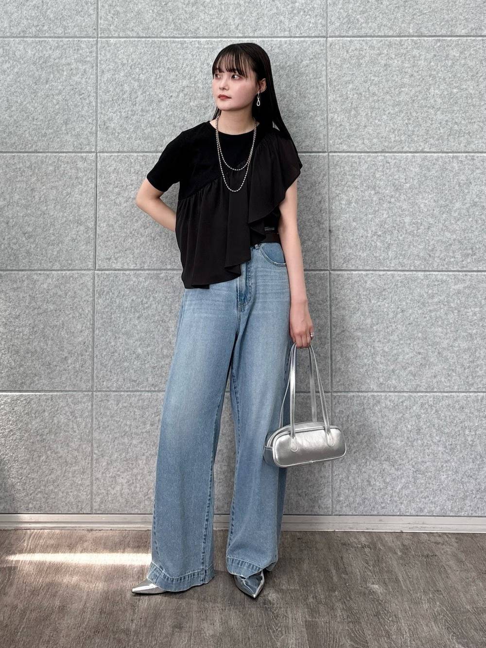 大きめフリルのTシャツで重心を上げる♡