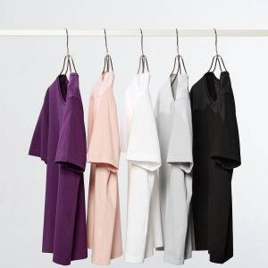 990円からの《セール価格》着るだけで今っぽい……！【UNIQLO】夏のシンプルトップス3選