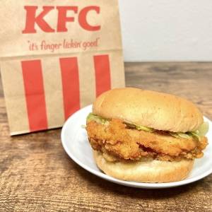  ケンタッキーの「ねぎ塩レモンチキンフィレバーガー」 