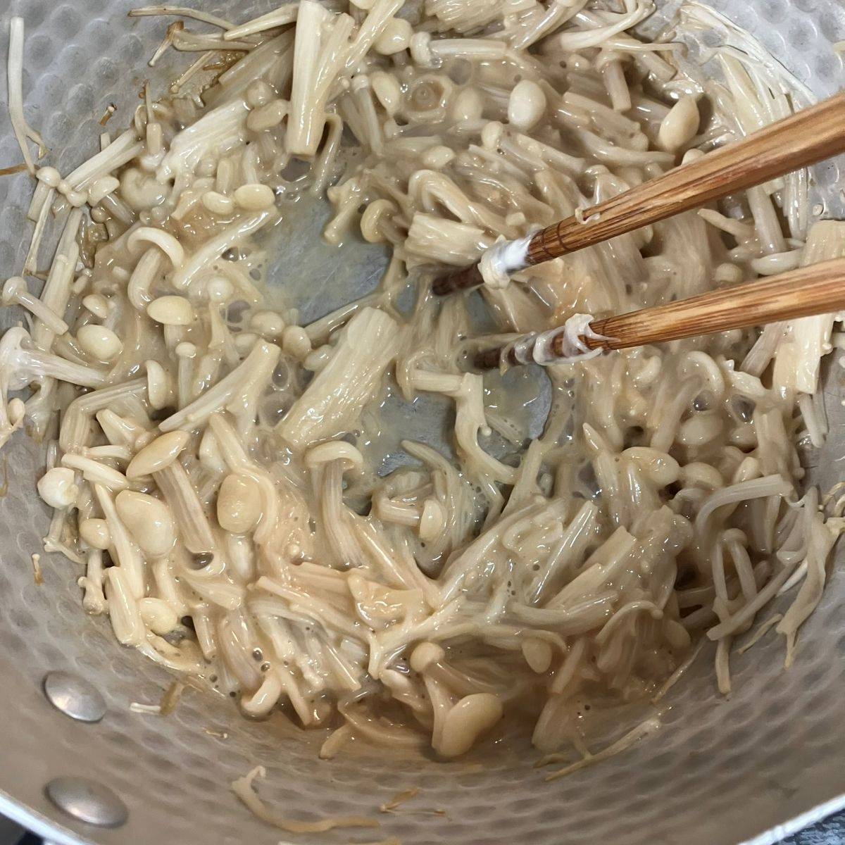 JAグループ公式の「えのきの醤油マヨ炒め」のレシピ