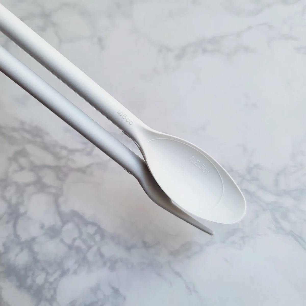 ダイソーシリコーン菜箸 ブラウン−３