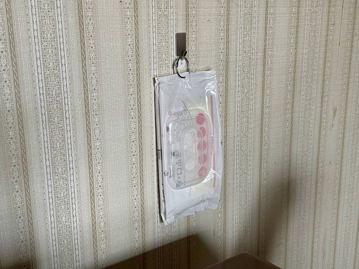 カードリングで吊り下げたウェットティッシュ